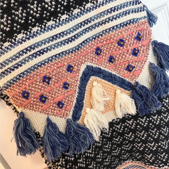 Anthropologie x Hello Hydrangea Knit Patterned Tassel Scarf - Picture 3 of 9